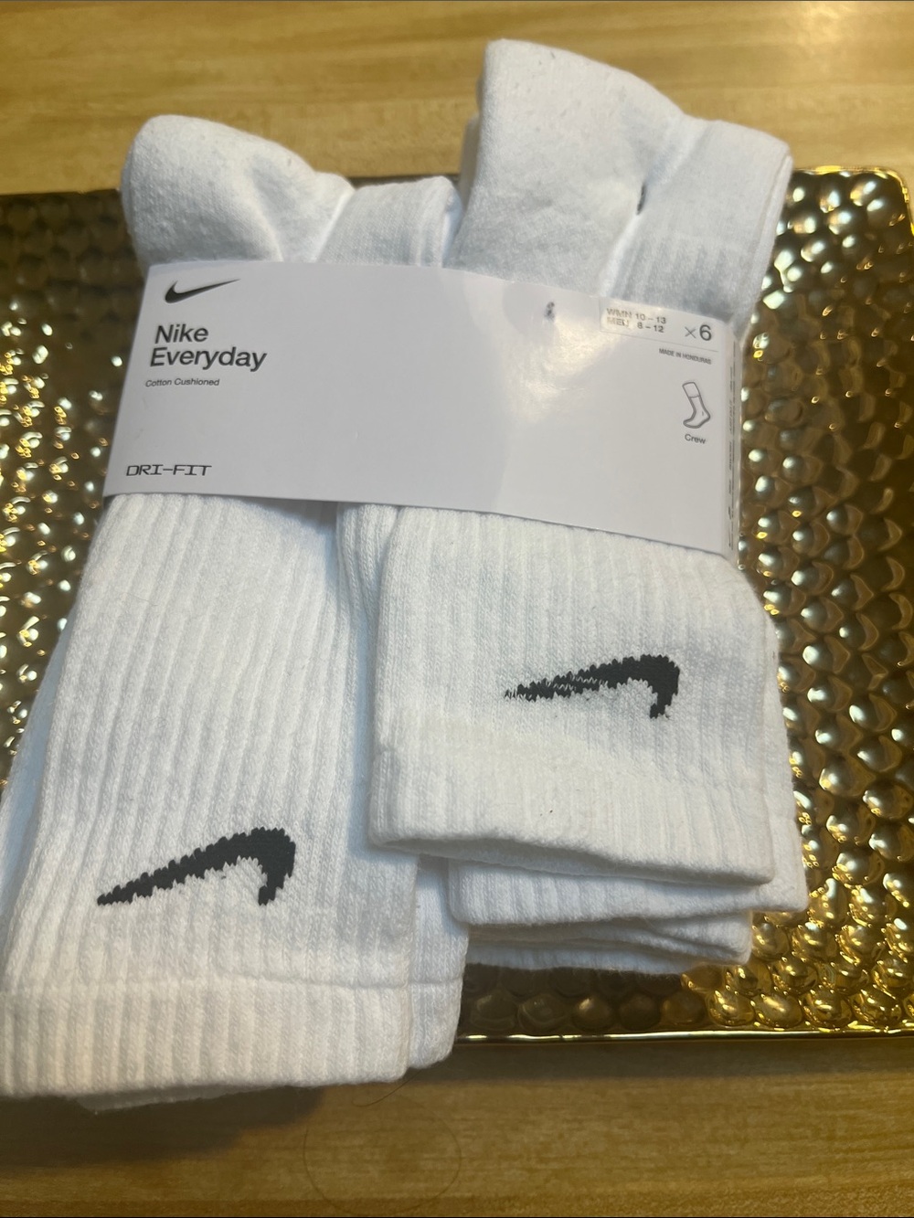 #2768**Unisex’s Nike Everyday Dri-FIT White Crew Socks - 6 Pack